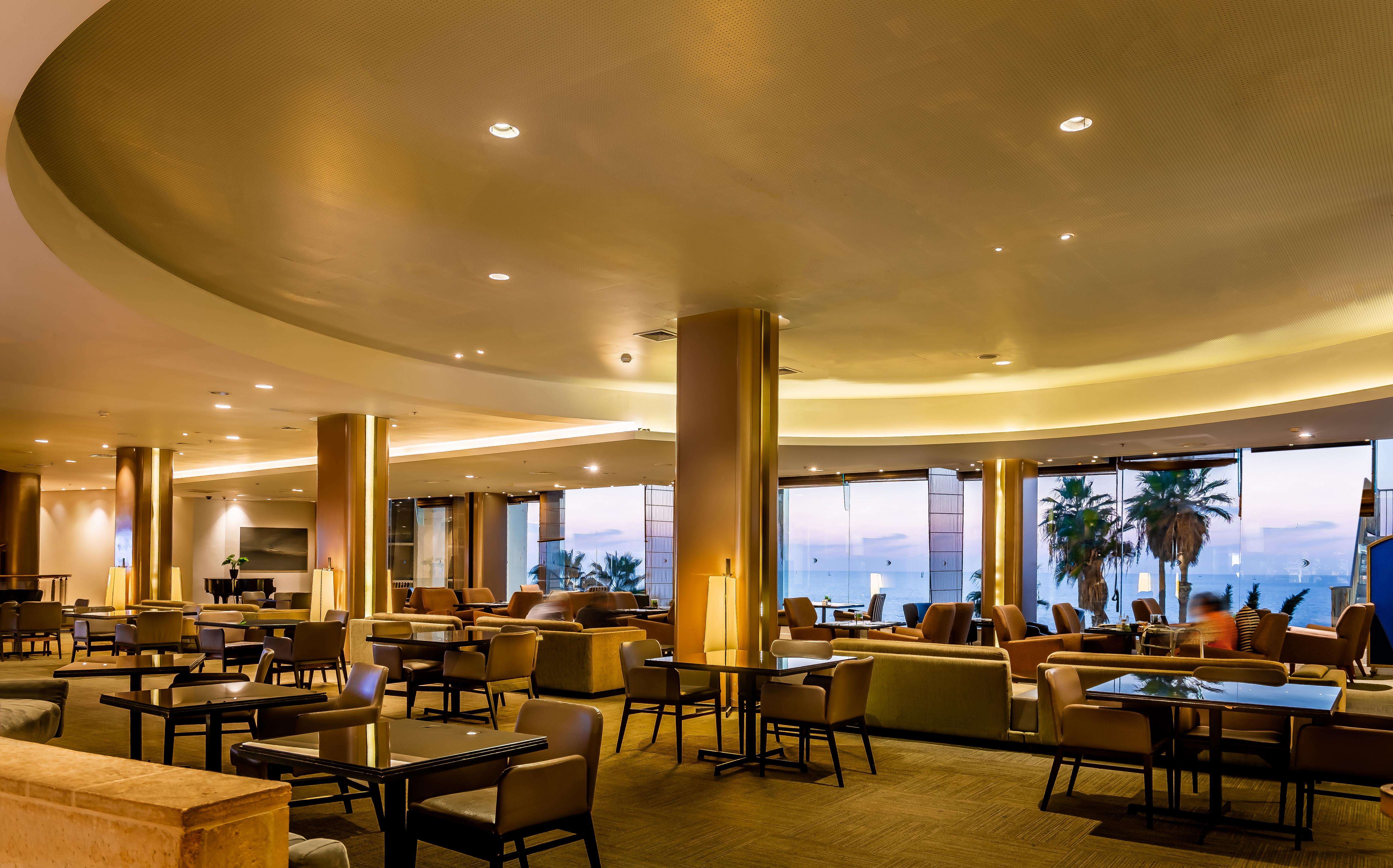 다니엘 헤르츨리야 호텔 Herzelia 외부 사진 The lounge at the airport