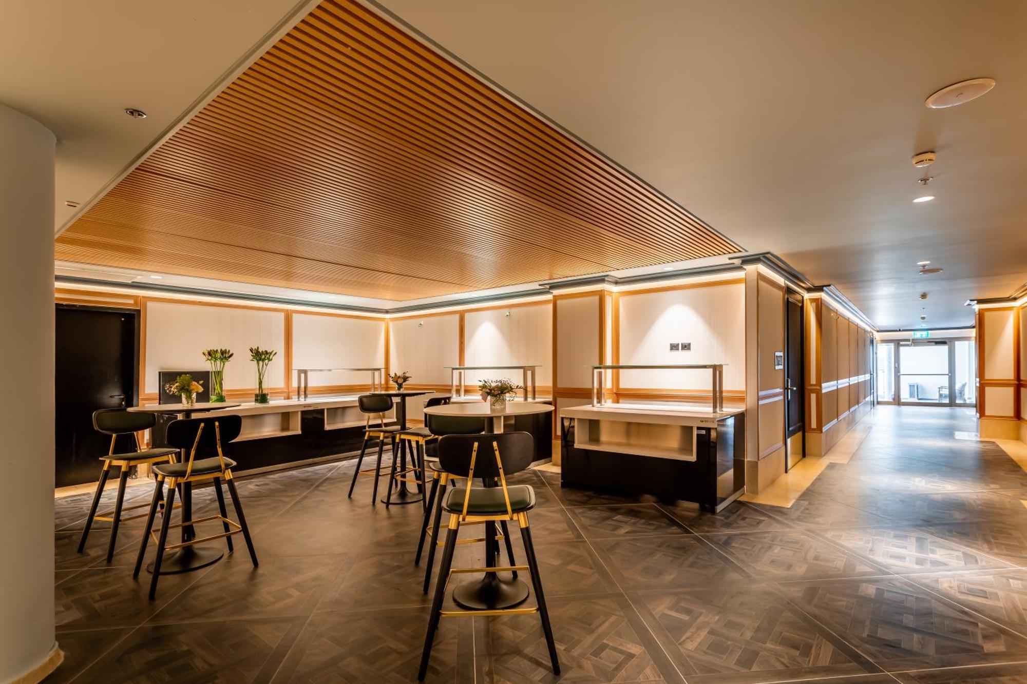다니엘 헤르츨리야 호텔 Herzelia 외부 사진 The new lounge at London Heathrow Airport