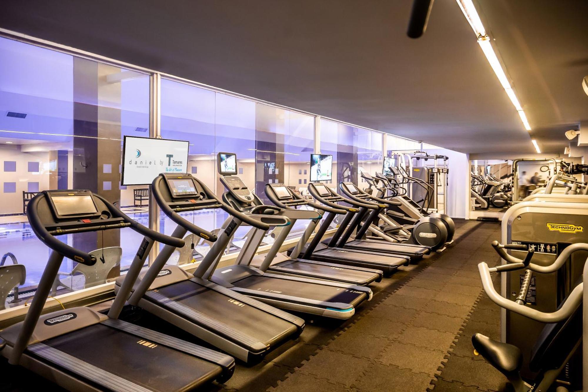 다니엘 헤르츨리야 호텔 Herzelia 외부 사진 The gym at the hotel